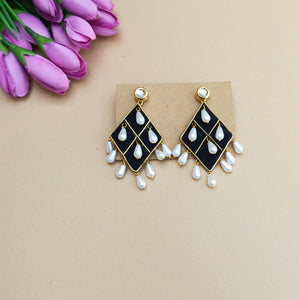 Pearl Black Hangings