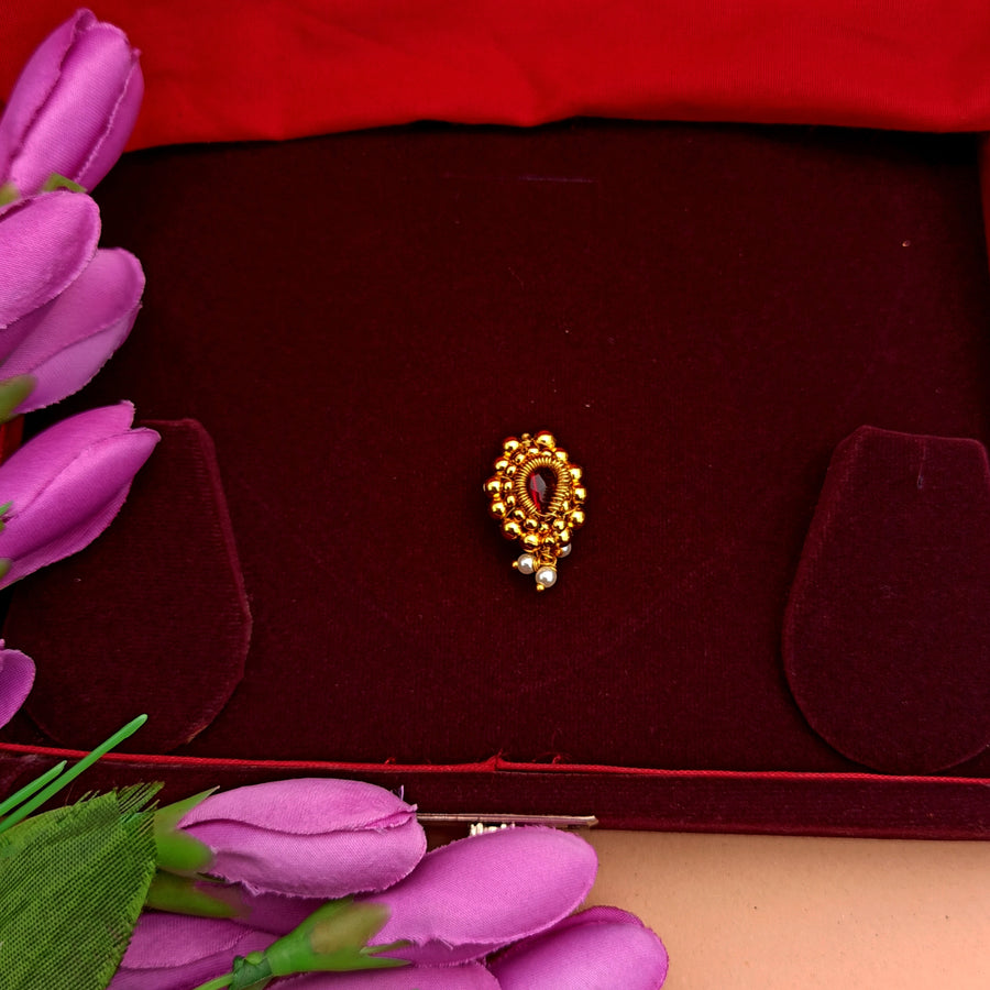 Small Golden Stud नथ