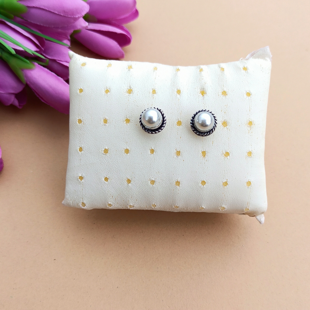 Pearl Stud Silver Replica
