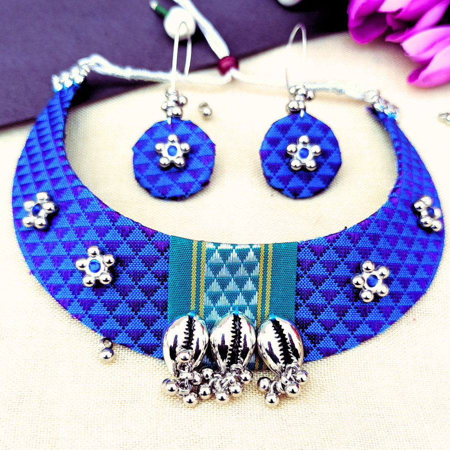 Blue Khun Choker