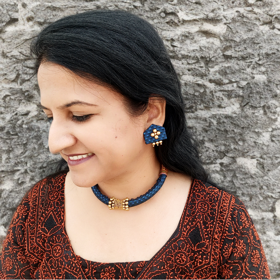 Peacock Blue Khun Thushi