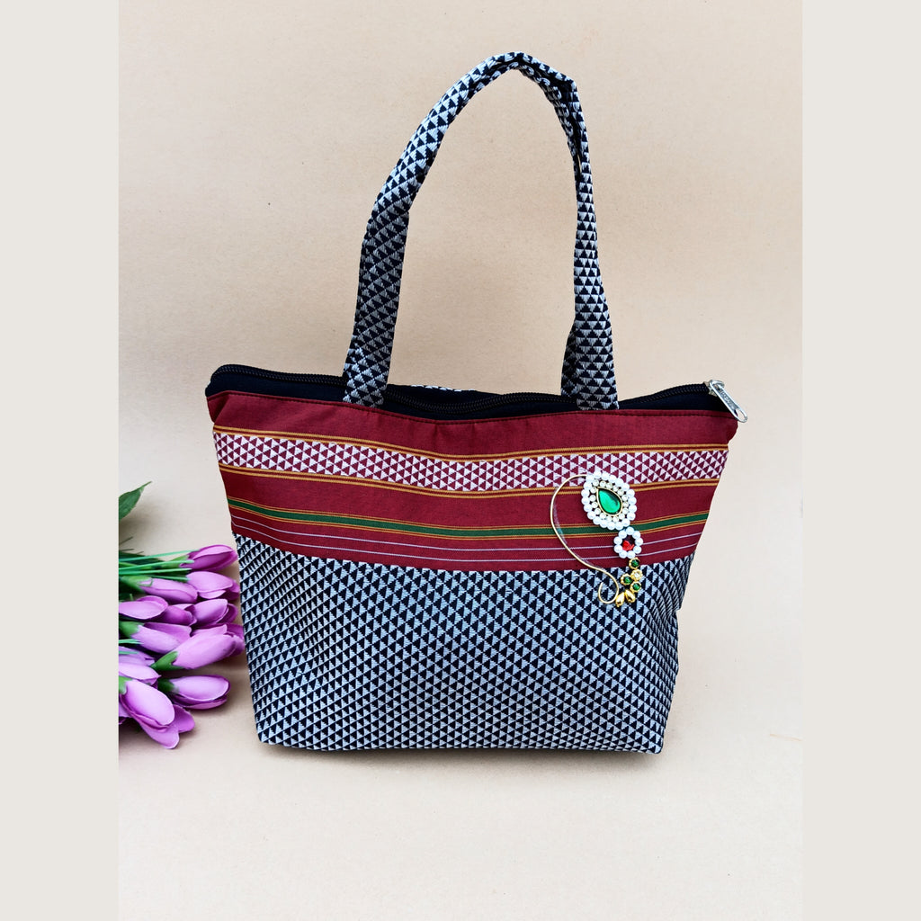 Black and White खण Bag