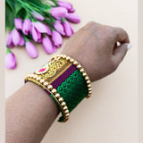 नथ Handcuff