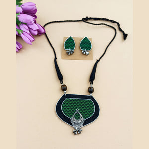 पर्णा Necklace