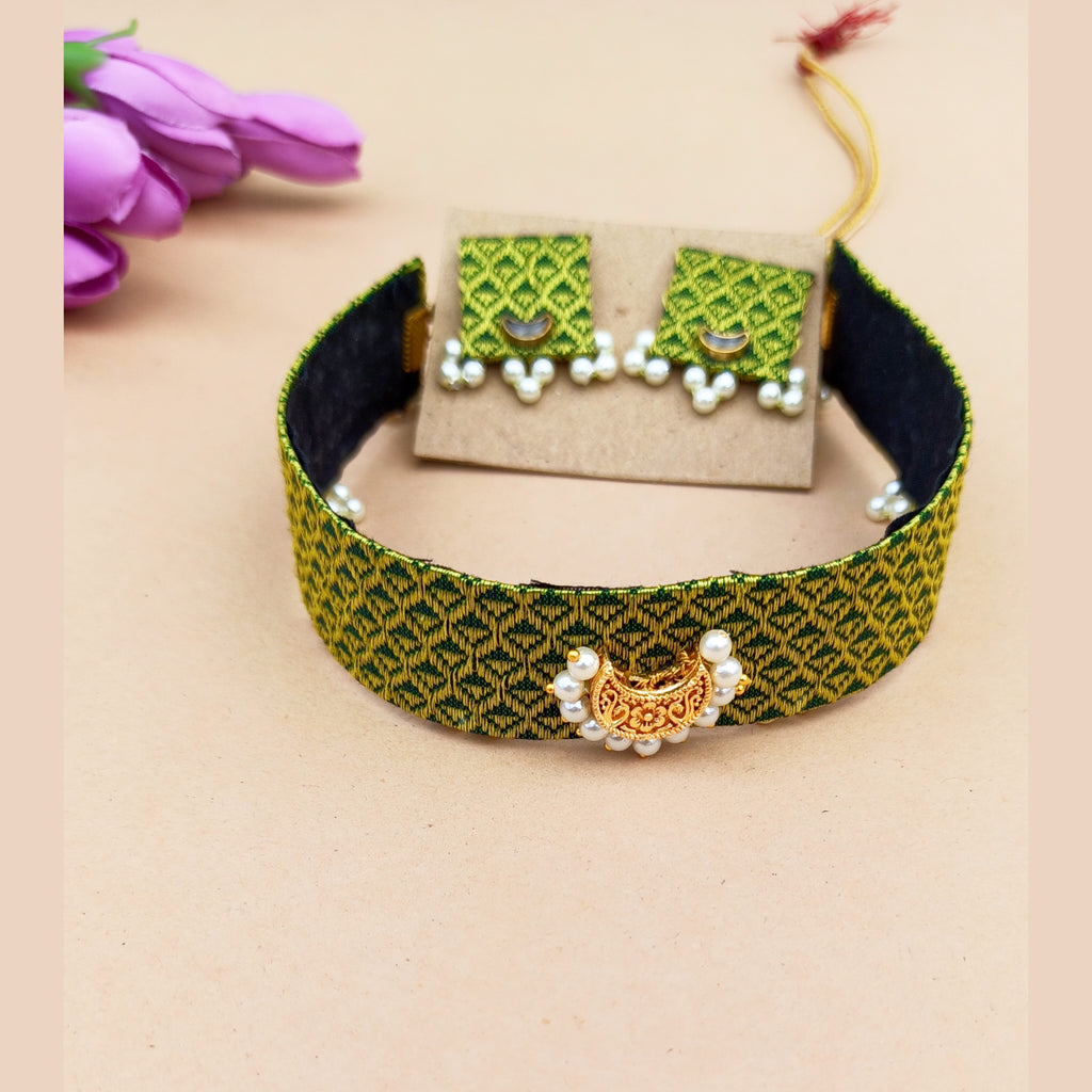 Green Khun Choker