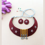 Maroon Khun Choker