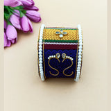 Laxmi paaul Handcuff